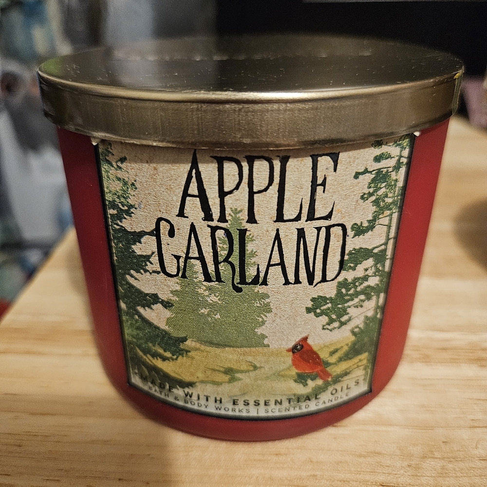 Apple Garland Candle